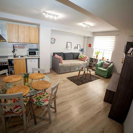 Apartamento Fedelena Sevilla Exterior foto